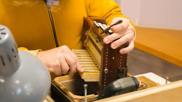 Réparateur d’accordéon - 5