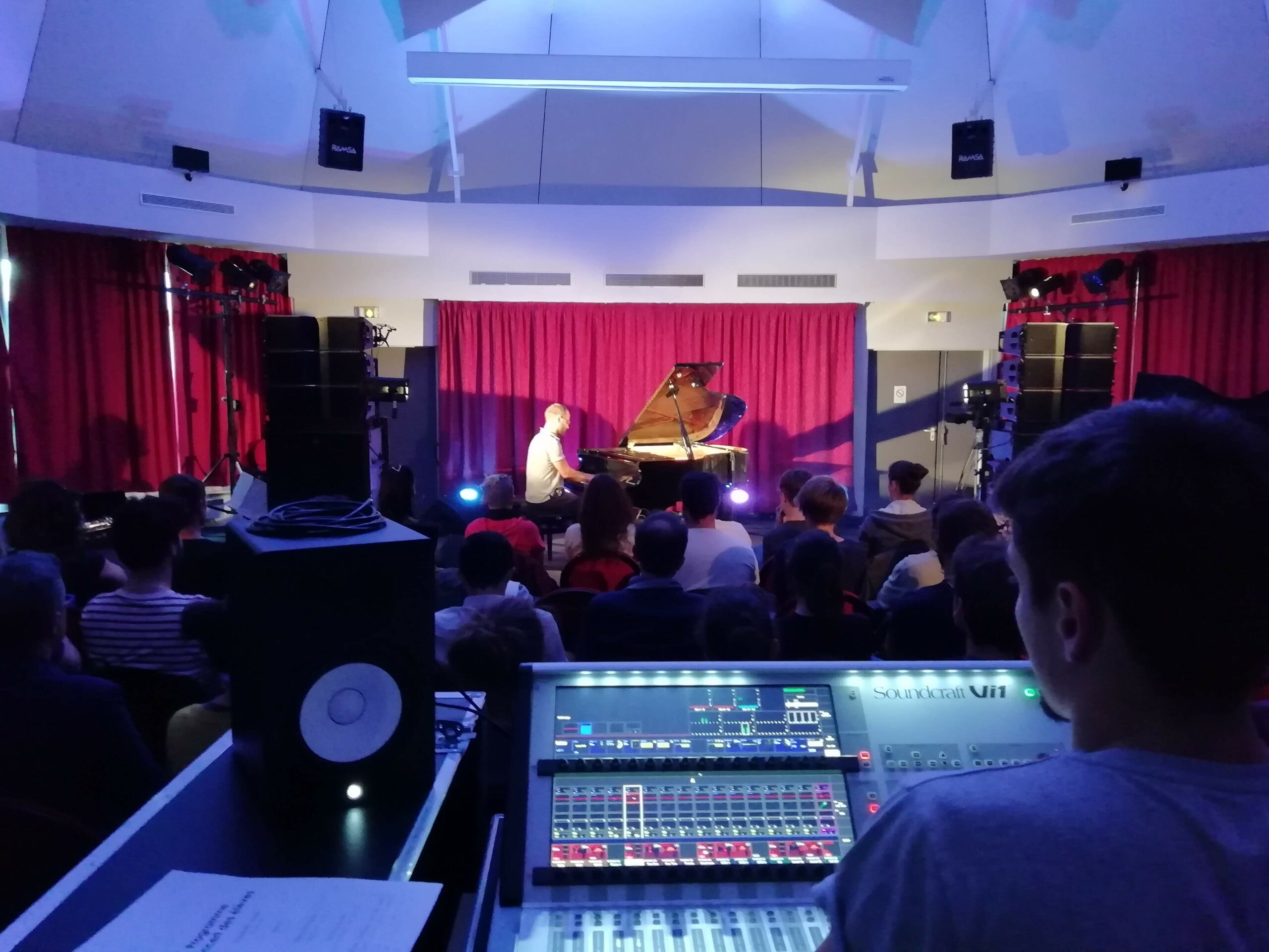 BACKLINER-specialise-en-musique-actuelle-5-scaled.jpg