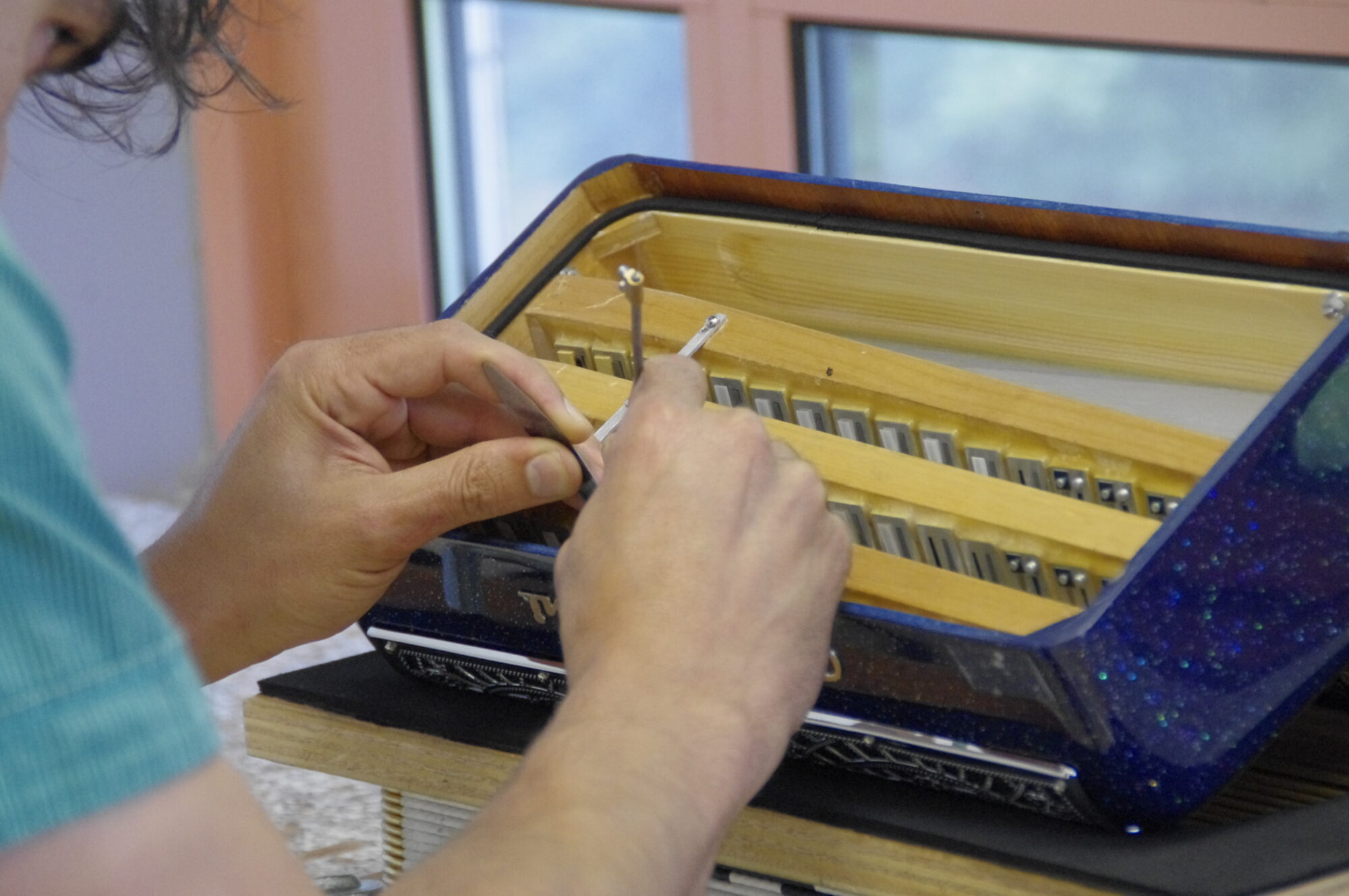 accordage sur un accordéon à l'itemm